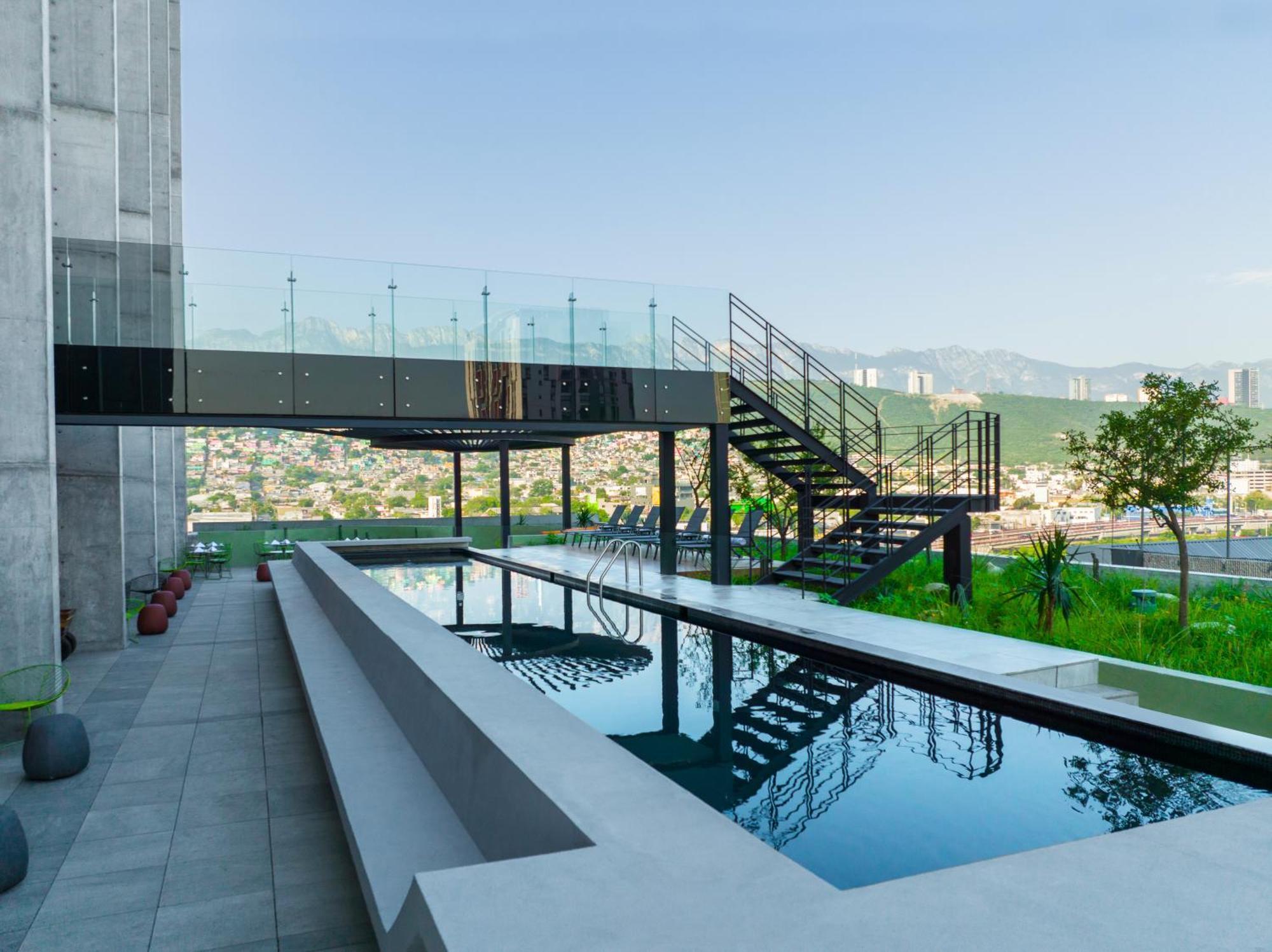 Galeria Plaza Monterrey Hotel Exterior photo Skyline Residences