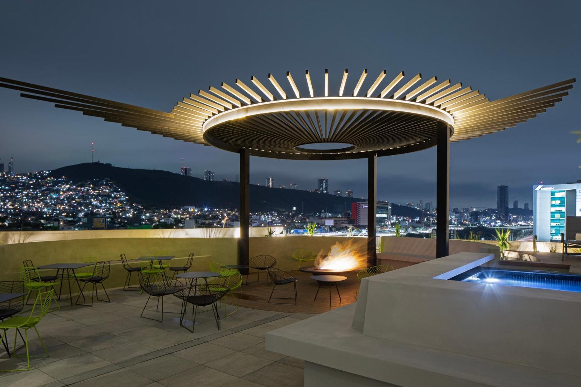 Galeria Plaza Monterrey Hotel Exterior photo Skyline