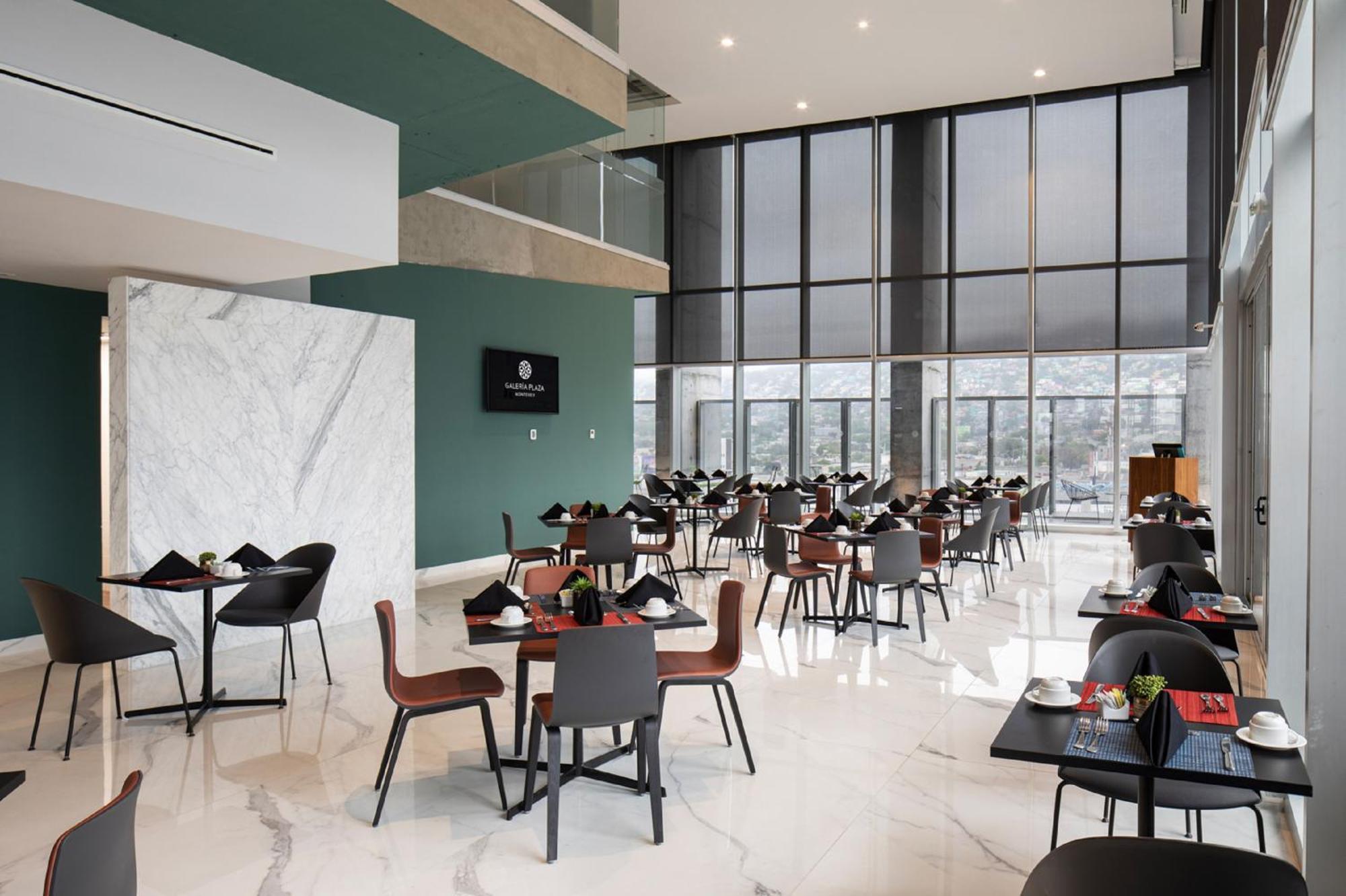 Galeria Plaza Monterrey Hotel Exterior photo The restaurant